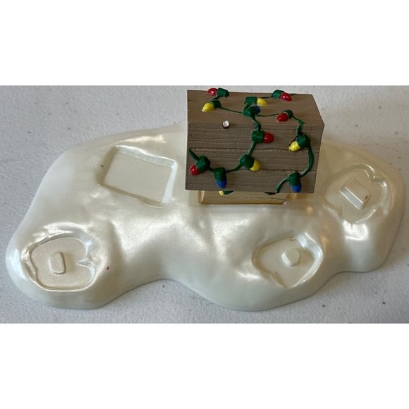 Hallmark Peanuts Woodstock on Doghouse Plastic Display First in Collection of 5 - Picture 9 of 15